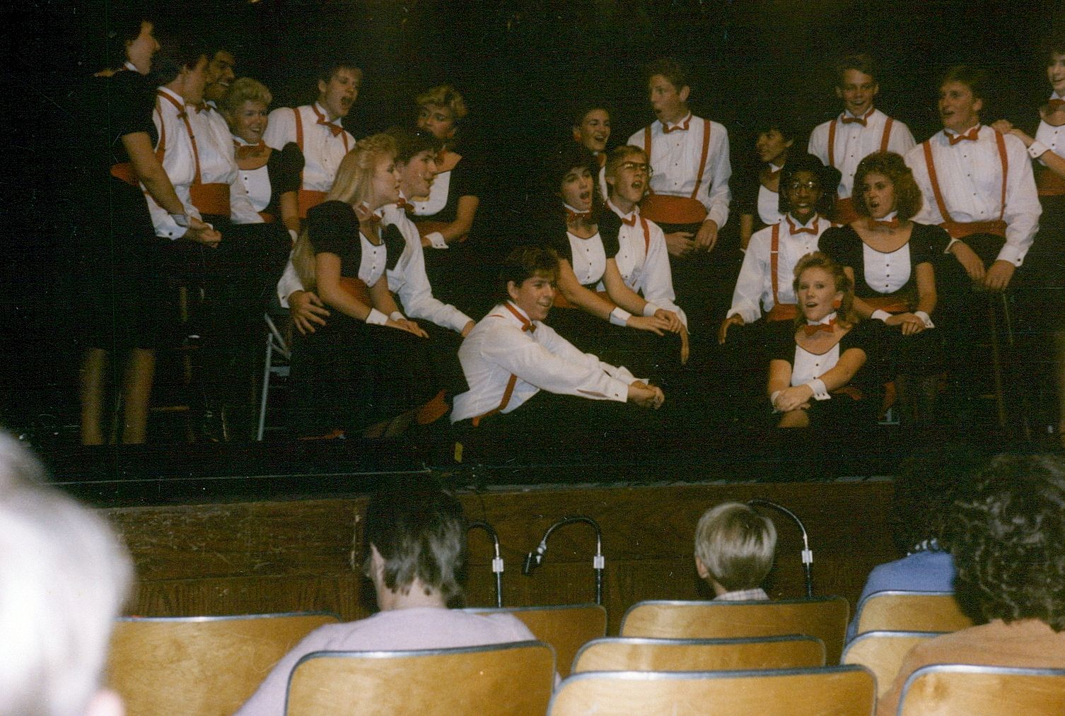 Photo of choir, Montage 1985-1986